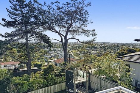 Photo of property in 2/89 Knights Road, Rothesay Bay, Auckland, 0630
