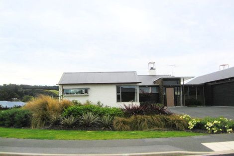 Photo of property in 3 Sunninghurst Drive, Fairfield, Dunedin, 9018