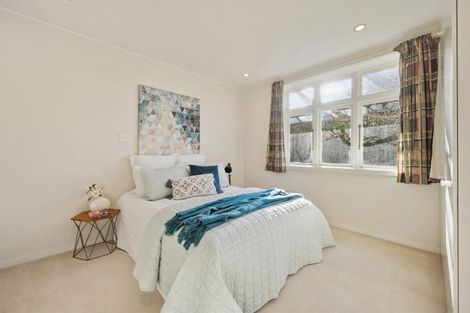 Photo of property in 4 Wesley Road, Kelburn, Wellington, 6012