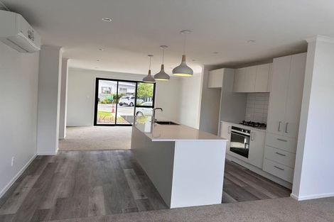 Photo of property in 12 Breakwater Way, Whitby, Porirua, 5024