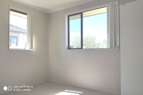 Photo of property in 16 Misty Valley Drive, Henderson, Auckland, 0612