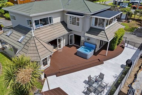 Photo of property in 30 Golf Road, Paraparaumu Beach, Paraparaumu, 5032