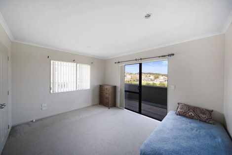 Photo of property in 20 Fairchild Avenue, Goodwood Heights, Auckland, 2105