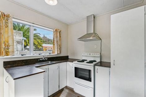 Photo of property in 2/16 Parkers Road, Tahunanui, Nelson, 7011