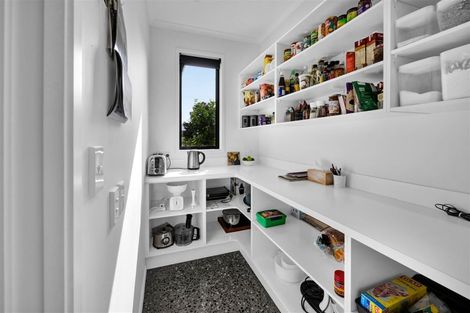 Photo of property in 6 Pebble Beach Court, Waiwhakaiho, New Plymouth, 4312