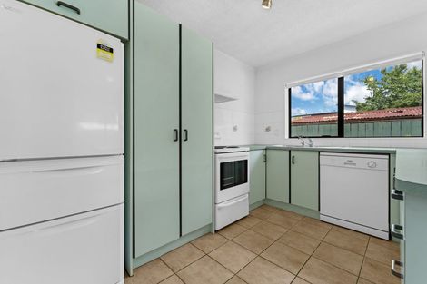 Photo of property in 8/39 Swanson Road, Henderson, Auckland, 0610