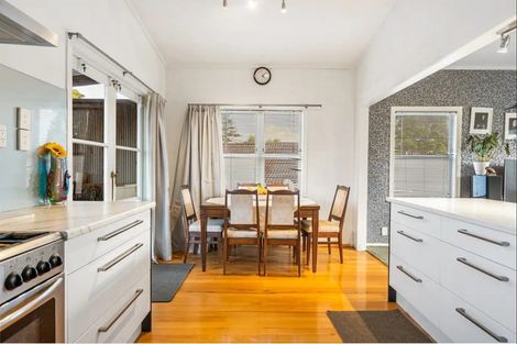 Photo of property in 19 Wanaka Place, Pakuranga Heights, Auckland, 2010