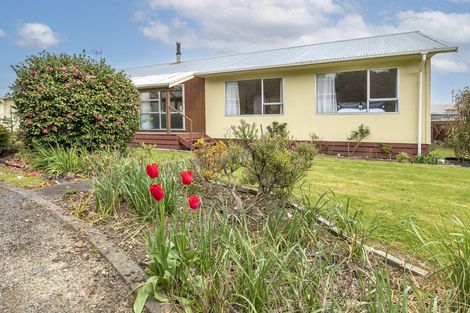 Photo of property in 2 Winslow Place, Levin, 5510