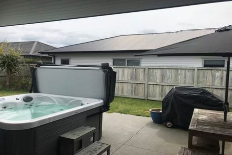 Photo of property in 18 Raiha Street, Papamoa Beach, Papamoa, 3118