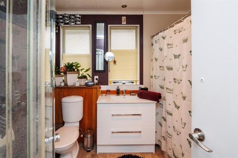 Photo of property in 24 Barton Street, Marton, 4710