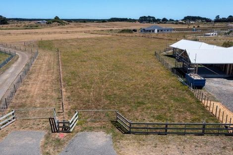 Photo of property in 16 Mowhia Grove, Waitarere, Levin, 5510