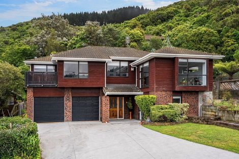 Photo of property in 46 Peterhouse Street, Tawa, Wellington, 5028
