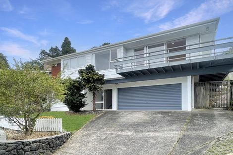 Photo of property in 18 Makepiece Place, Chatswood, Auckland, 0626