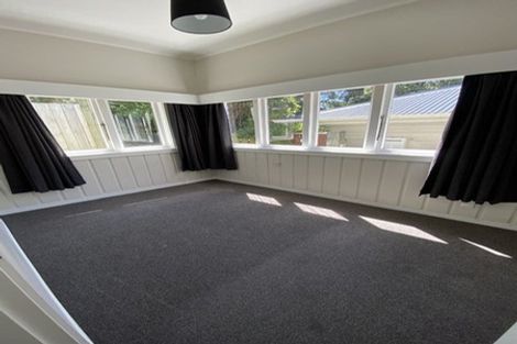 Photo of property in 62 Kelburn Parade, Kelburn, Wellington, 6012