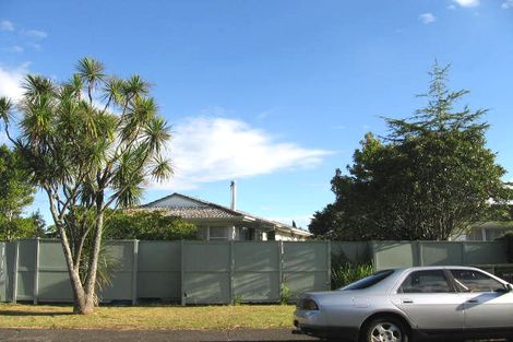 Photo of property in 54 Lantana Road, Green Bay, Auckland, 0604