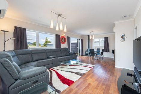 Photo of property in 19 Oxford Crescent, Ebdentown, Upper Hutt, 5018