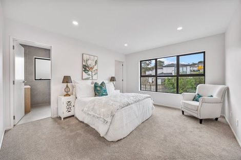 Photo of property in 48 Lewisham Street, Highland Park, Auckland, 2010