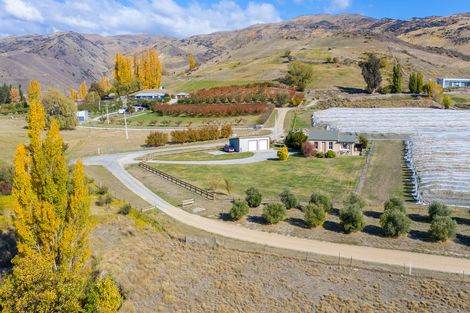 Photo of property in 180 Hall Road, Bannockburn, Cromwell, 9384