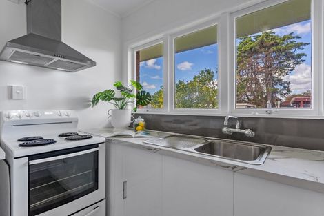 Photo of property in 2/24 Evelyn Place, Hillcrest, Auckland, 0627