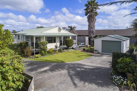 Photo of property in 11 Bermuda Place, One Tree Point, 0118