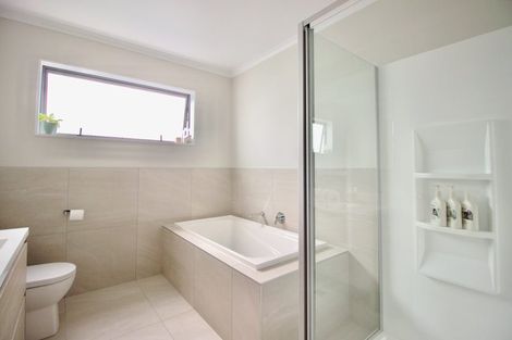 Photo of property in 7 Uma Grove, Hobsonville, Auckland, 0616