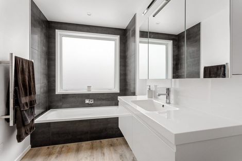 Photo of property in 4 Jeffs Way, Papamoa Beach, Papamoa, 3118