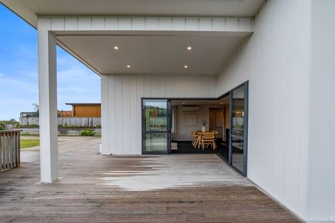 Photo of property in 71 Cyrus Street, Whalers Gate, New Plymouth, 4310