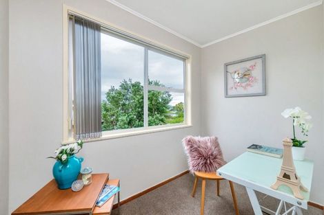 Photo of property in 34 Kirby Street, Glendene, Auckland, 0602