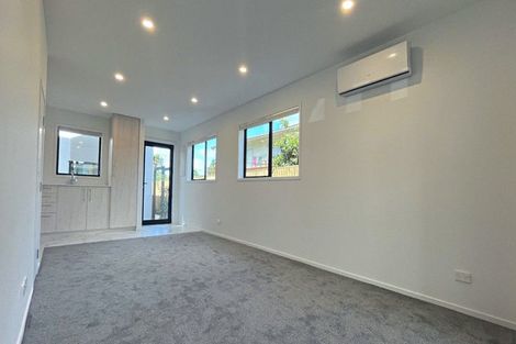 Photo of property in 4/137 Tirimoana Road, Te Atatu South, Auckland, 0602