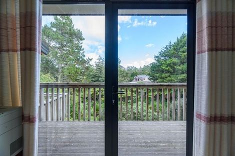 Photo of property in 1008c East Coast Road, Fairview Heights, Auckland, 0630