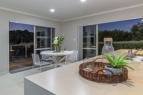 Photo of property in 136 Waterside Drive, Pyes Pa, Tauranga, 3112