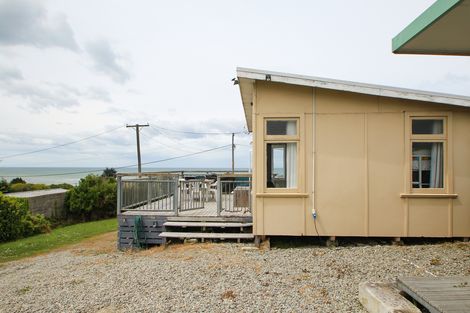 Photo of property in 16 Stirling Street, Kakanui, Oamaru, 9495