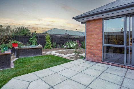 Photo of property in 1 Lowe Place, Rangiora, 7400