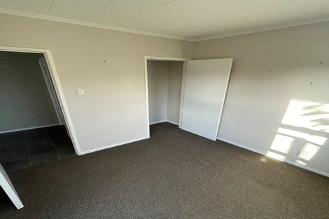 Photo of property in 5/60 West Coast Road, Glen Eden, Auckland, 0602