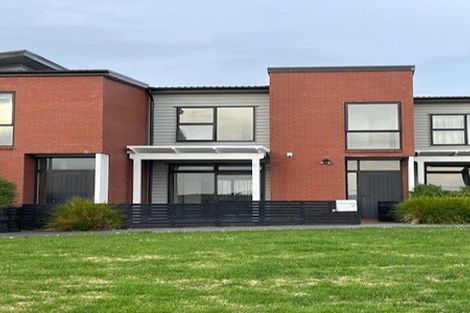 Photo of property in 12 Fermi Lane, Papakura, 2110