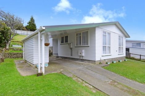 Photo of property in 5 Greenwich Grove, Stokes Valley, Lower Hutt, 5019