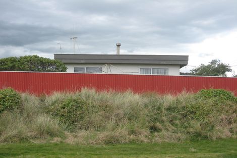 Photo of property in 2b Kent Avenue, Waitarere Beach, Levin, 5510