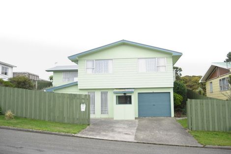 Photo of property in 27 Edgecombe Street, Newlands, Wellington, 6037