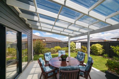 Photo of property in 5 Levi Place, Kelvin Grove, Palmerston North, 4414