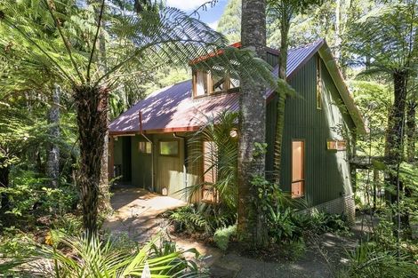 Photo of property in 138 Konini Road, Titirangi, Auckland, 0604