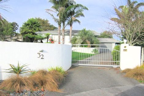 Photo of property in 32 Waipuia Place, Greenhithe, Auckland, 0632