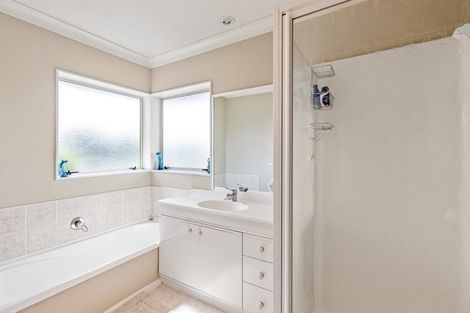 Photo of property in 28 Realm Drive, Paraparaumu, 5032