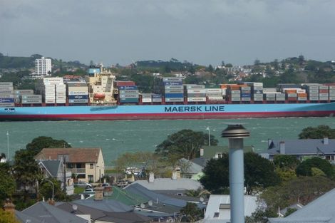 Photo of property in 2/9 Calliope Road, Devonport, Auckland, 0624