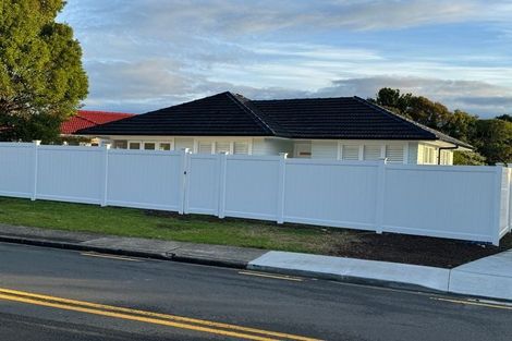 Photo of property in 117 Vodanovich Road, Te Atatu South, Auckland, 0610