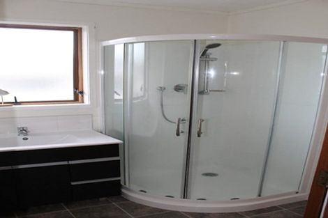 Photo of property in 5 Waari Avenue, Sunnyvale, Auckland, 0612