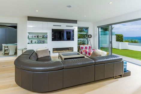 Photo of property in 117 Churchill Road, Rothesay Bay, Auckland, 0630