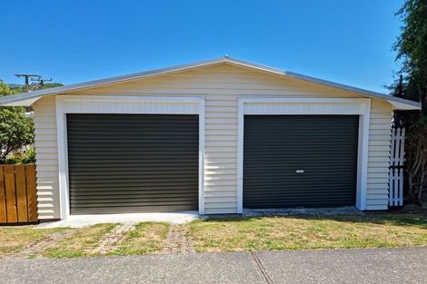 Photo of property in 14 Lincoln Street, Picton, 7220