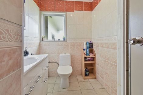 Photo of property in 13 Sunlands Drive, Manurewa, Auckland, 2102