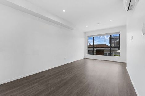 Photo of property in 1/45 Dale Crescent, Pakuranga, Auckland, 2010