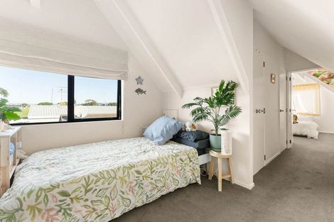 Photo of property in 2/563 Maunganui Road, Mount Maunganui, 3116